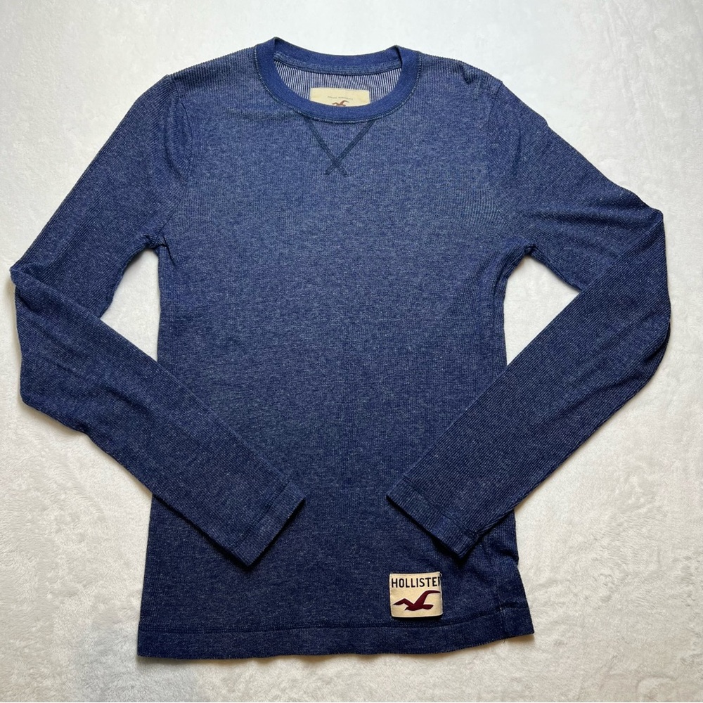 Hollister  Women's Long Sleeve Crew Neckline Waffle T-Shirt Patch Logo Size M